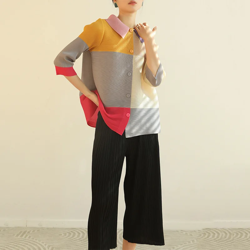 

Miyake pleated 2022 new early spring long-sleeved top thin section Korean version loose color matching women