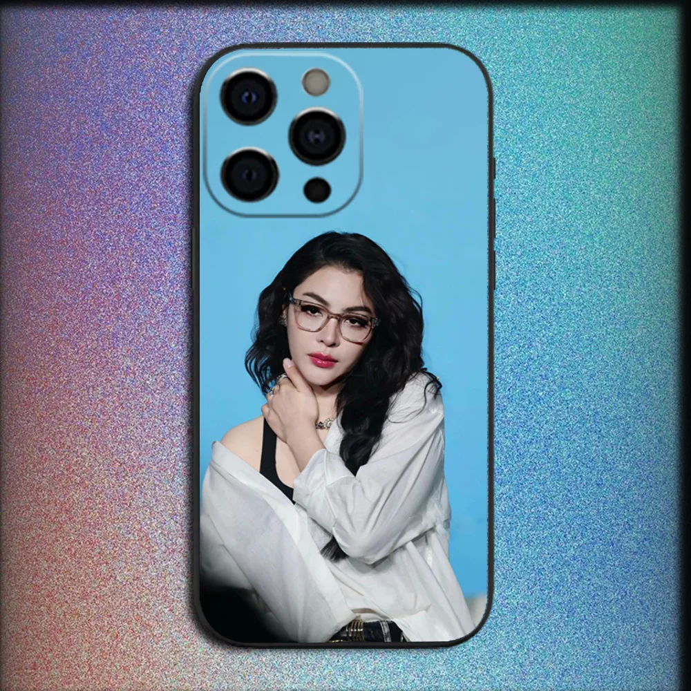 Чехол для телефона P-Peraya Malisorn Faye iPhone 16 15 14 13 12 11 Pro X XS Max XR Plus Mini Soft Black Cover