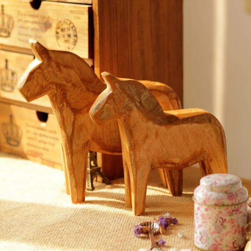 

Nordic Trojan horse ornaments wood carving wooden animal crafts home decorations wedding gift ornaments