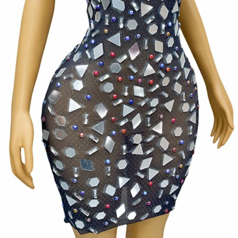 Гламурный костюм певицы с блестками на подтяжках дышащее вечернее платье