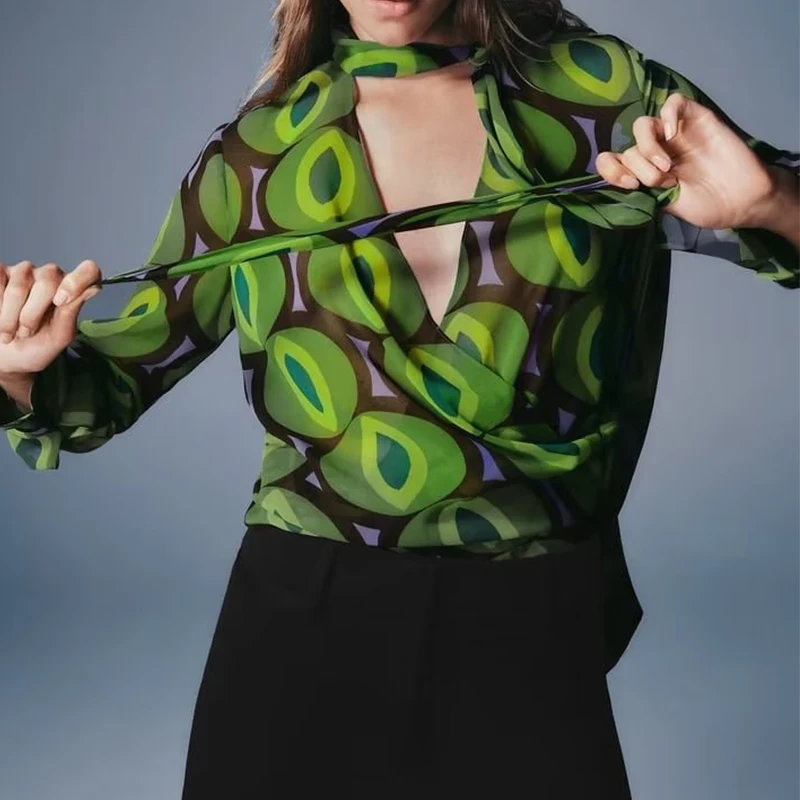 

Autumn Winter 2022 New Long Sleeved Printed Lace-up V-neck Diagonal Blouse Casual Fashion Joker Shirt Girl