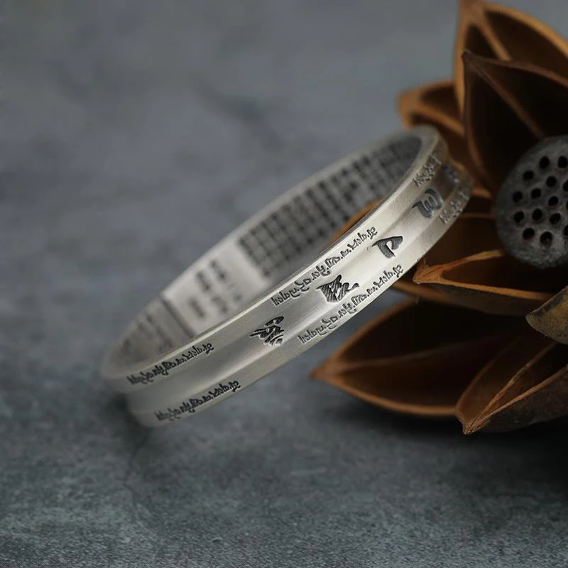 

Новый браслет с мантрой с шестью символами сердца, санскрит, матовый однотонный Серебряный браслет в стиле ретро для мужчин и женщин, ювелир...