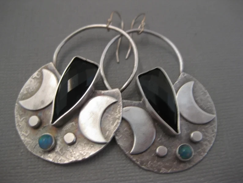 

Stylish Vintage Dangle Earrings for Women with Geometric Design and Simple Geometry Pendant