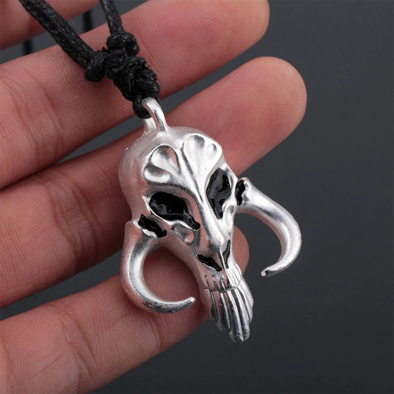 

Retro Punk Sheep Head Skull Pendant Mandalorian Alloy Necklace Ornaments Movie Fashion Men Jewelry Gift Wholesale