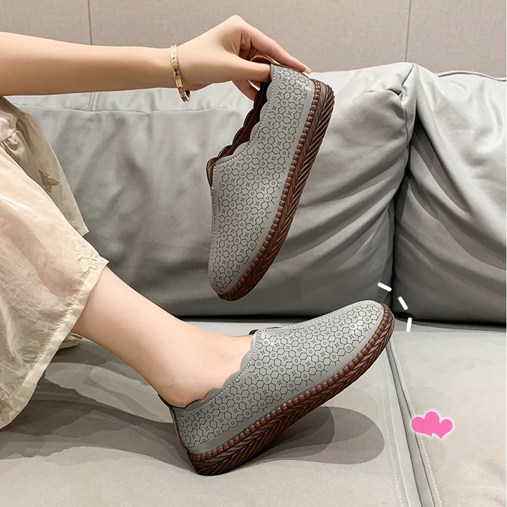 Leather single shoe a foot lazy shoes 2023 new fashion everything flat mother shoes soft leather soft sole