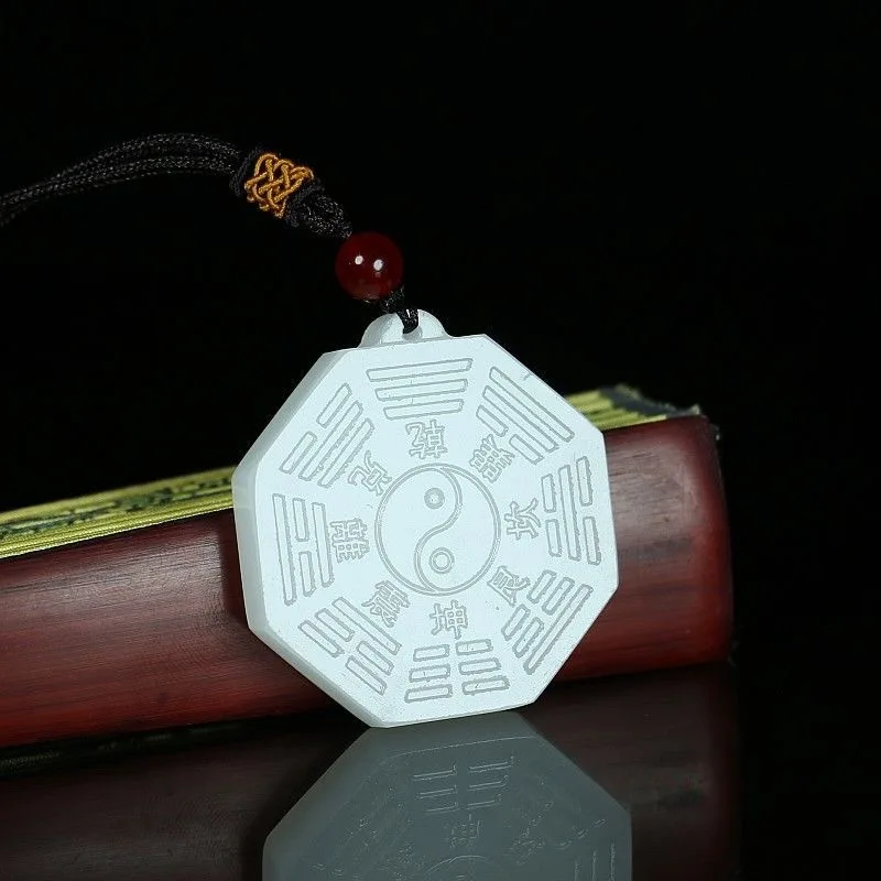 Подвеска из натурального белого нефрита Taiji Bagua