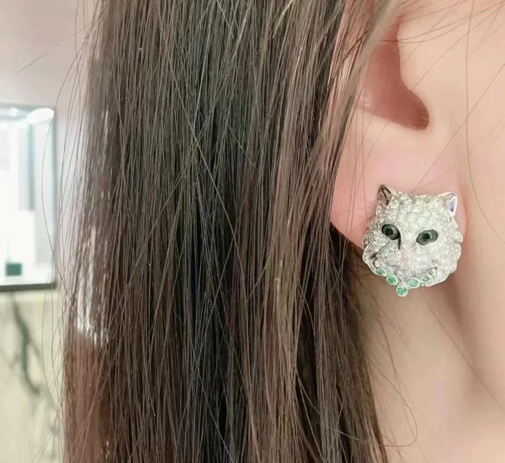 Новинка 2024 трендовые классические высококачественные серьги известного бренда