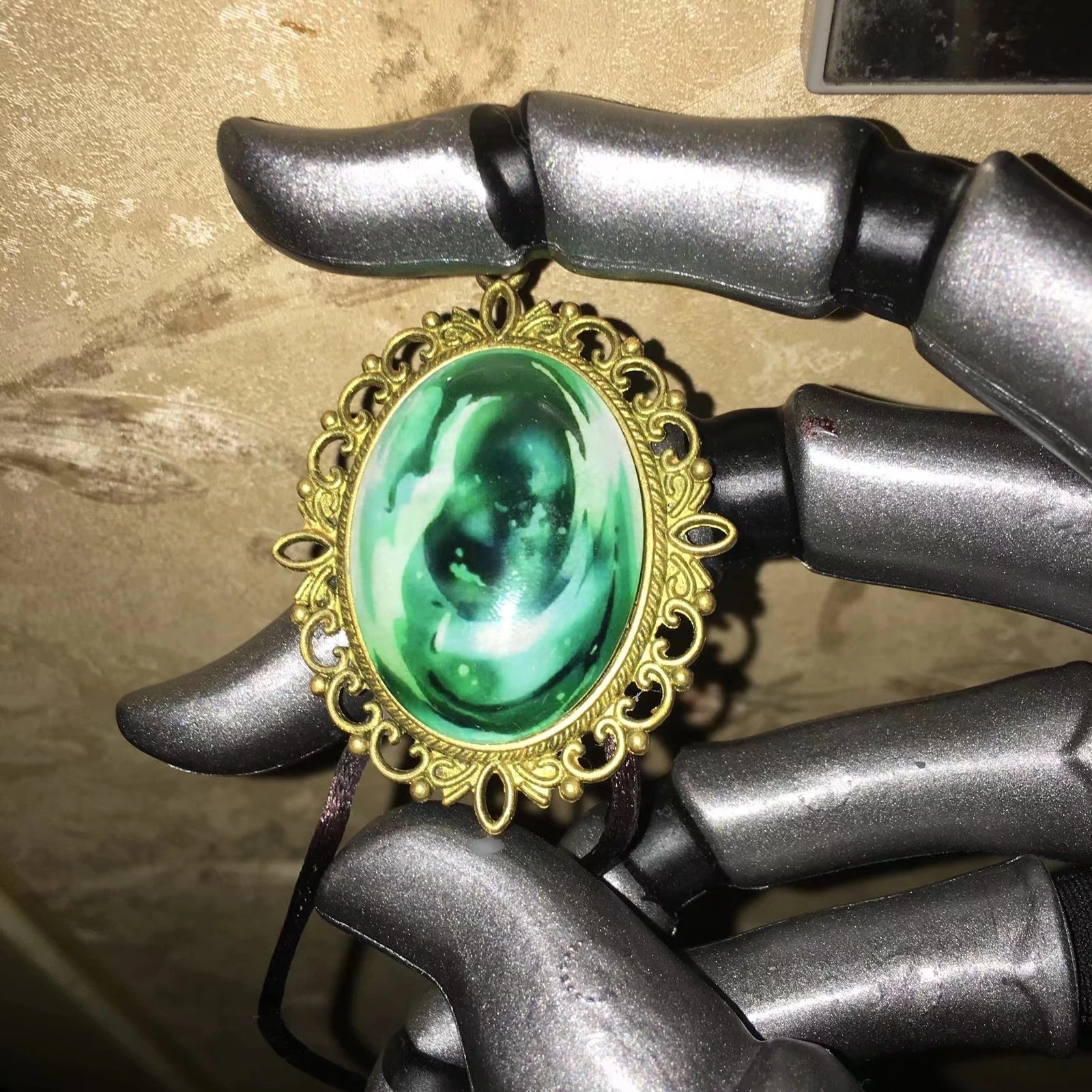 

Handmade Anime Violet Evergarden Cospaly Accessories Necklace Pendant Green Diamond Accessories Jewelry Gift