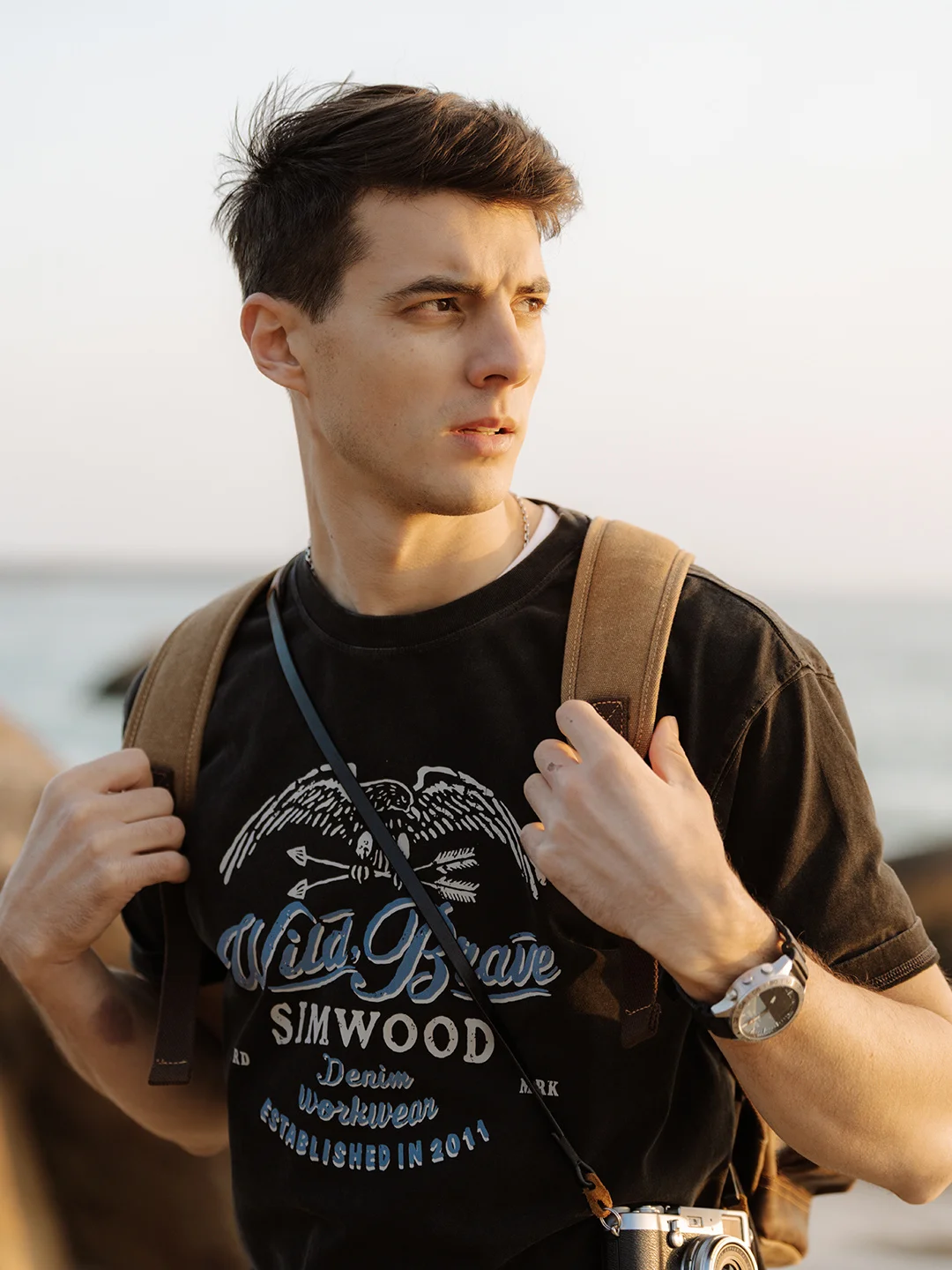 

SIMWOOD 2023 Summer New Oversize 300g 100% Cotton Carbon Finish Fabric T-shirt Men Heavyweight Letter Print Tops