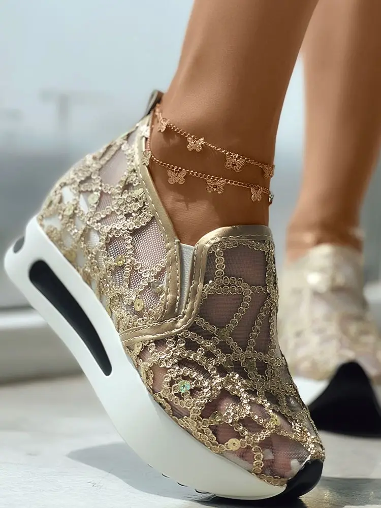 Casual Shoes 	Round Toe Bling Bling Contrast Paneled Low Heel Sequin Slip On Muffin Sneakers