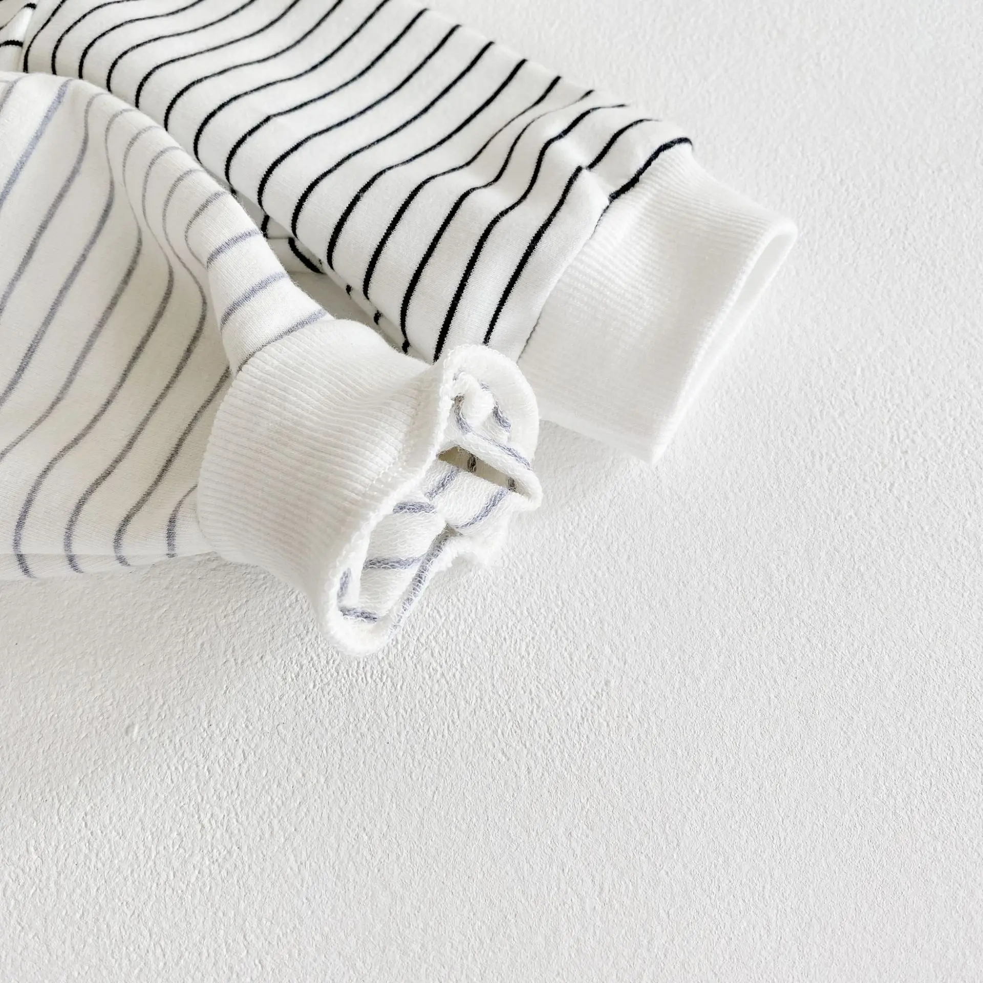 ins2022 autumn and winter baby boys baby girls' rompers children's thin stripe hooded sweater jumpsuit climbing clothes