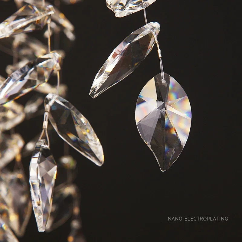 Современная люстра в виде ветки для столовой