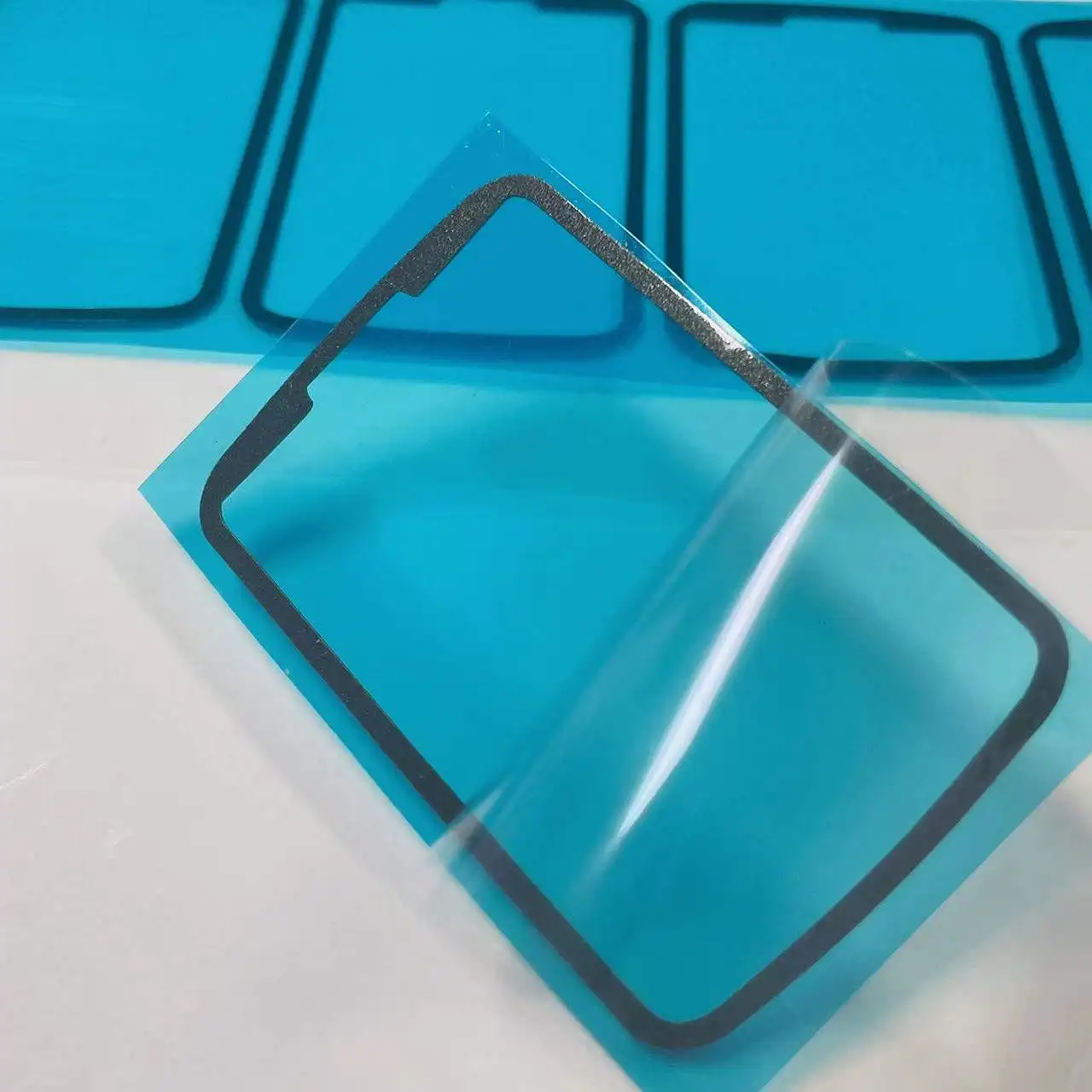 Рисунок 4 - Клейкая лента двусторонняя для