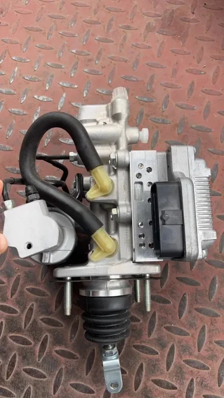 Оригинальный новый автономный двухмоторный главный тормозной цилиндр из