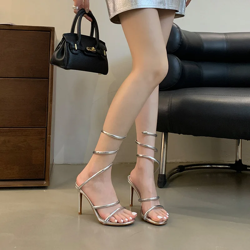 CHMURY Прямая поставка дизайнерские роскошные золотые черные серебряные сандалии