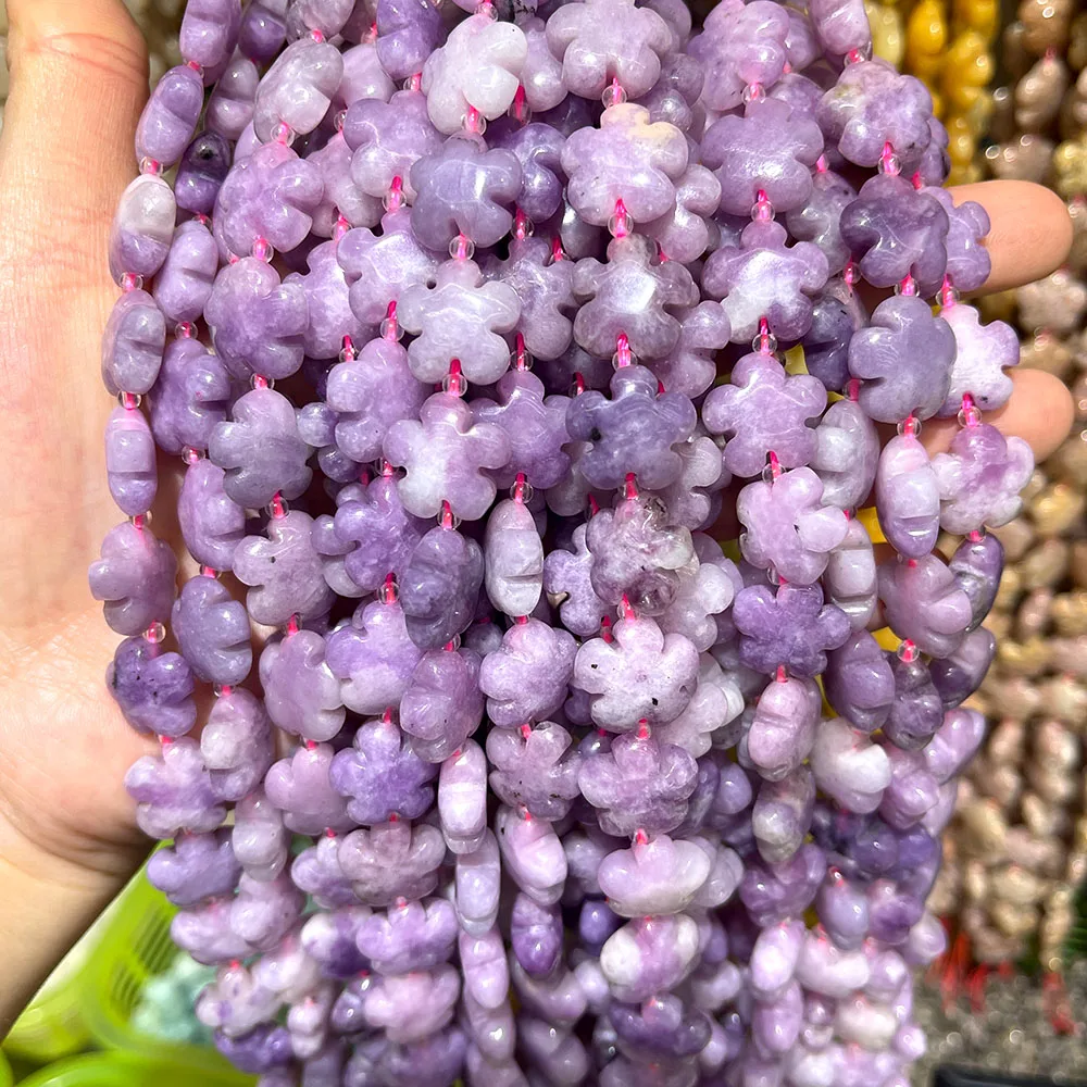 Бусины из драгоценных камней в форме цветка