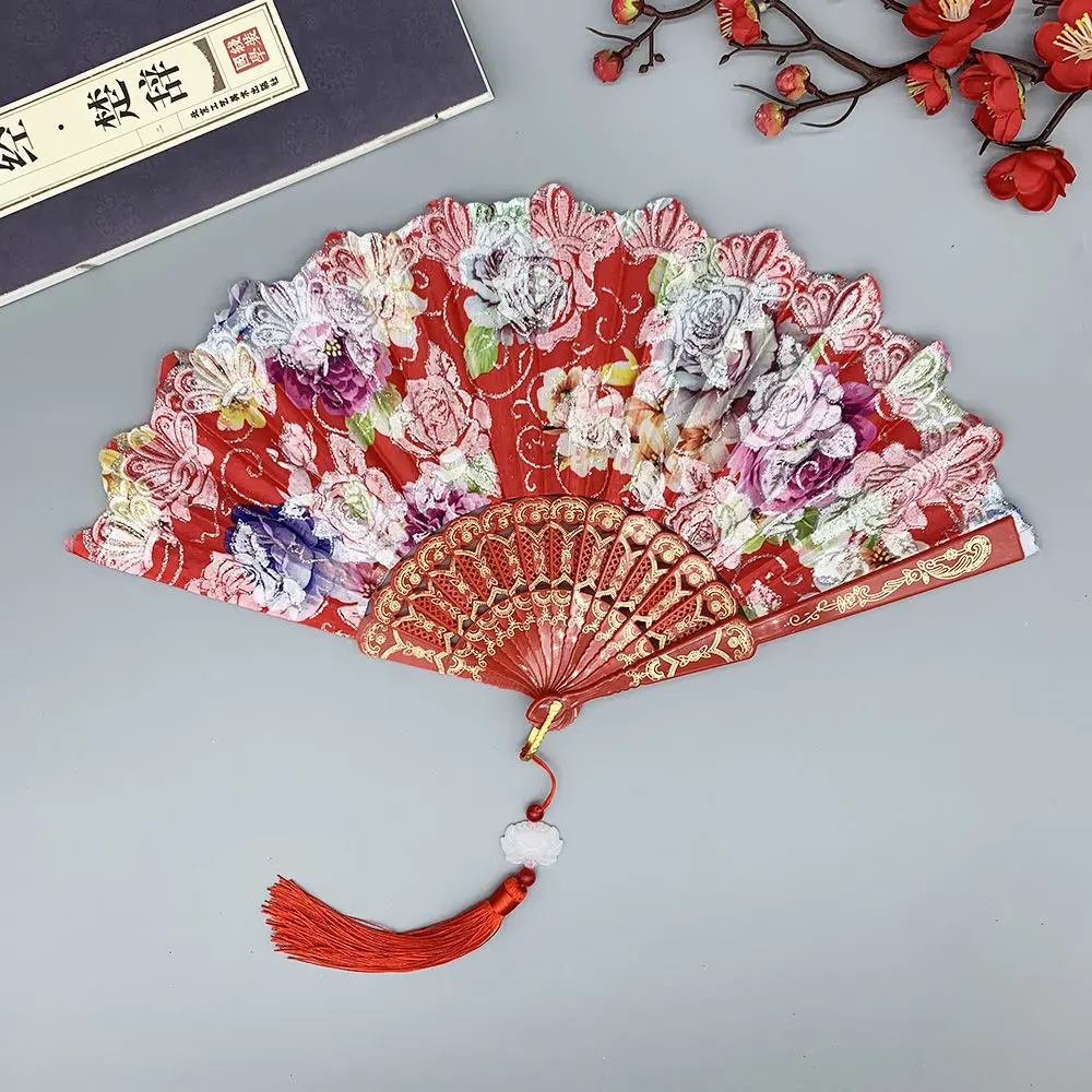 

Silver Powder Rose Folding Fan Antique Chinese Style Dance Folding Fan with Pendant Gifts Photo Props Wedding Party Decoration