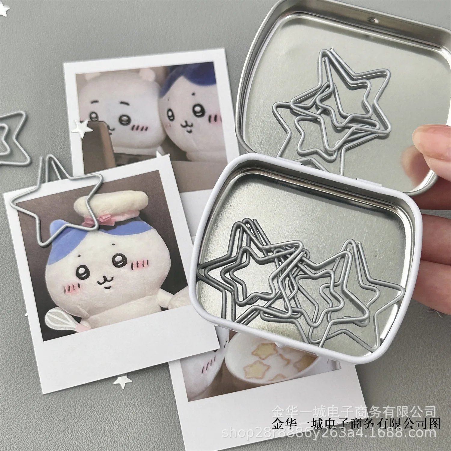 

Металлические скрепки с серебряной звездой