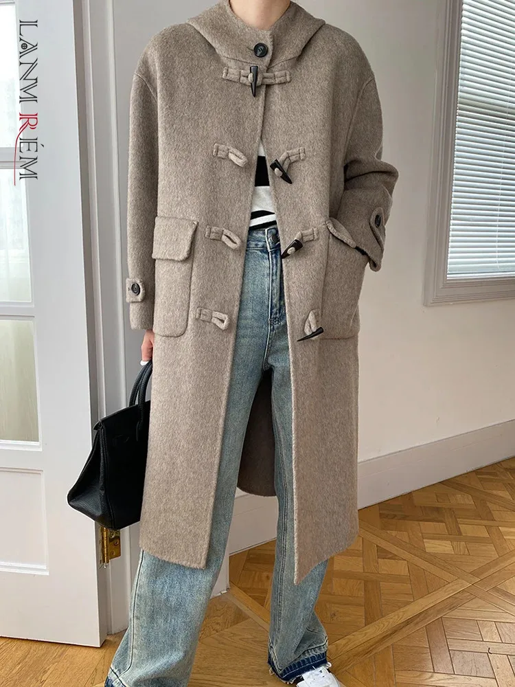 

LANMREM модное шерстяное длинное пальто для женщин с капюшоном, карманами, роговыми пуговицами, однотонная одежда в Корейском стиле, новинка зимы 2023, 2AA3574