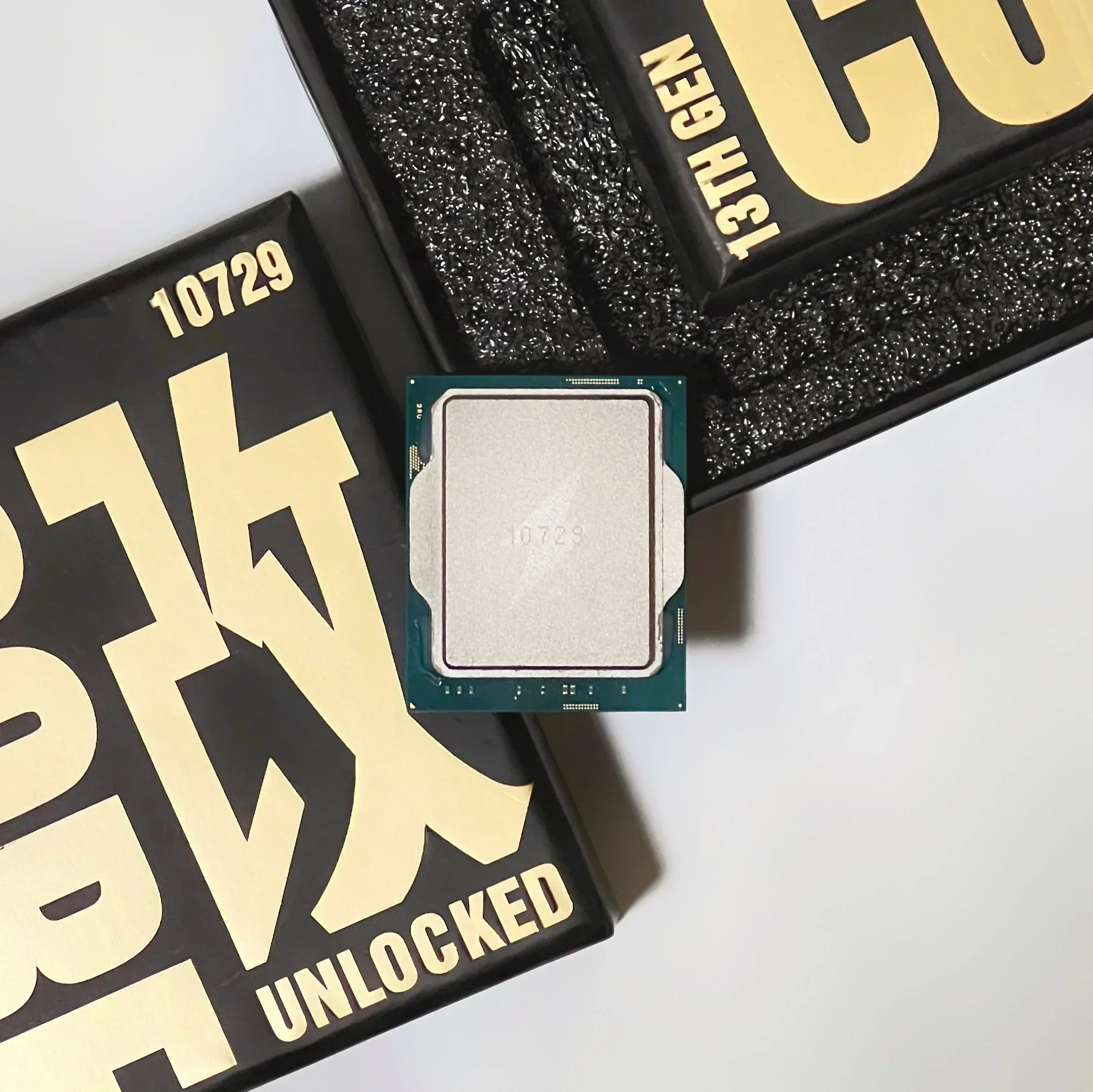 13-го поколения i9-13950HX i7-13850HX ES Модифицированный настольный флэш-память 1700LGA Может