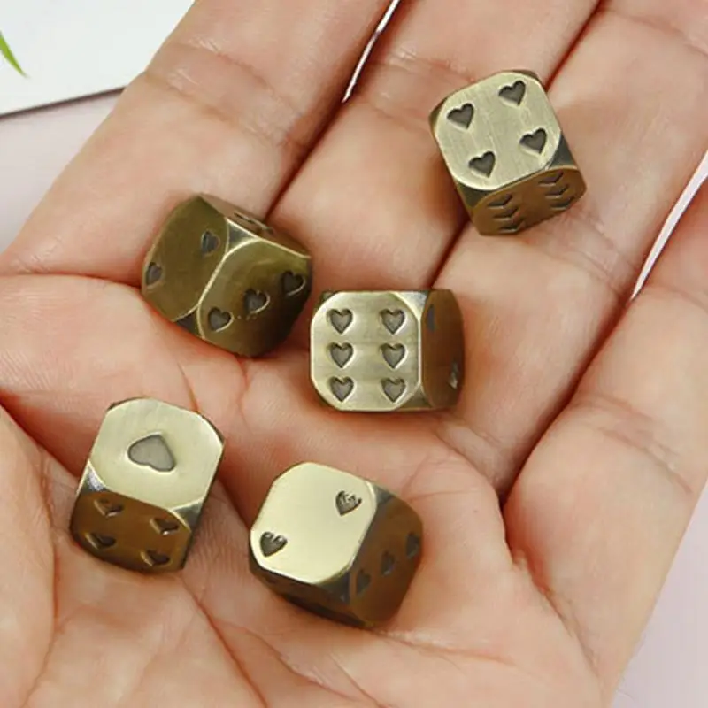 Ролевые игральные кости Развлекательные кубики с узором в виде сердца