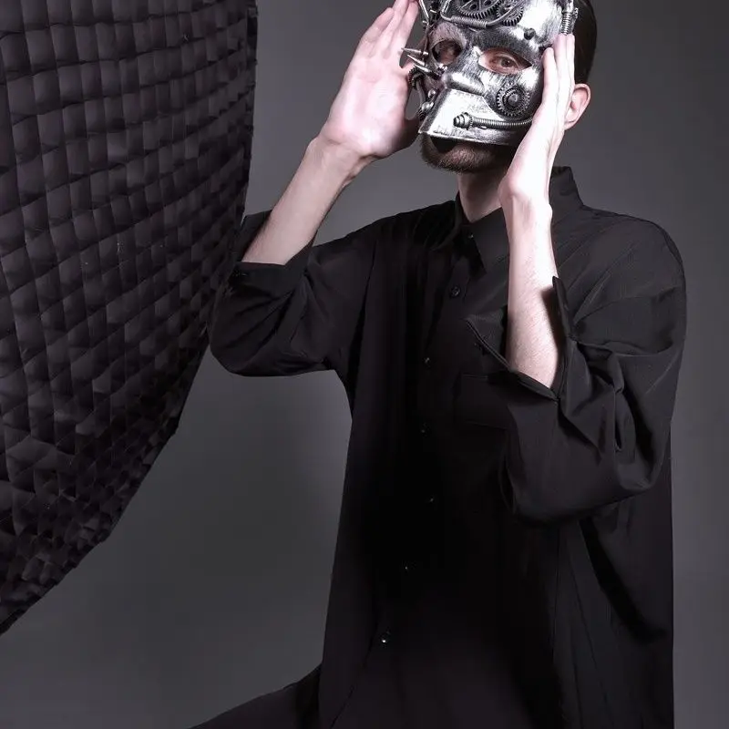 Маска декоративная на все лицо с заклепками в стиле панк