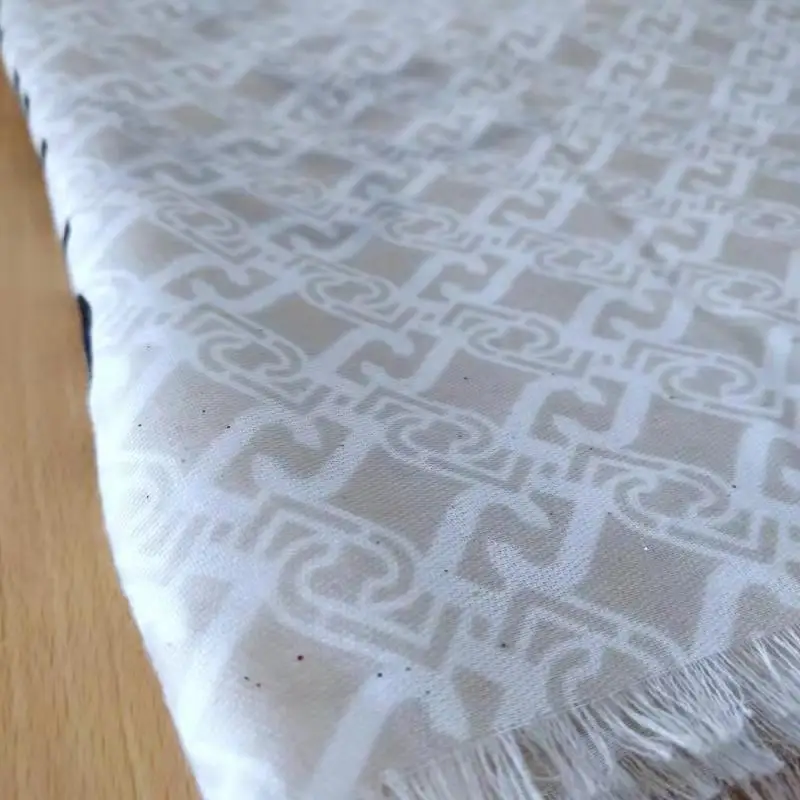 wholesale original 2022 the hot fashion brand womens wear high quality scarf spring collection generous scarf white scarf free global shipping