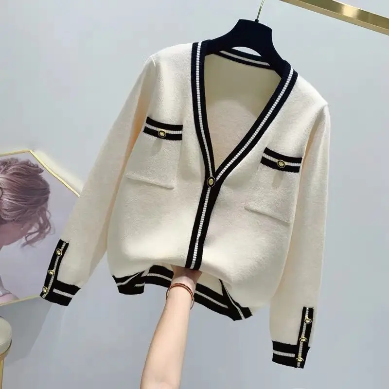 

Xiaoxiangfeng Short Sweater Cardigan Women's Spring 2022 New Fashion V-neck Knitted Celebrity Top Pd