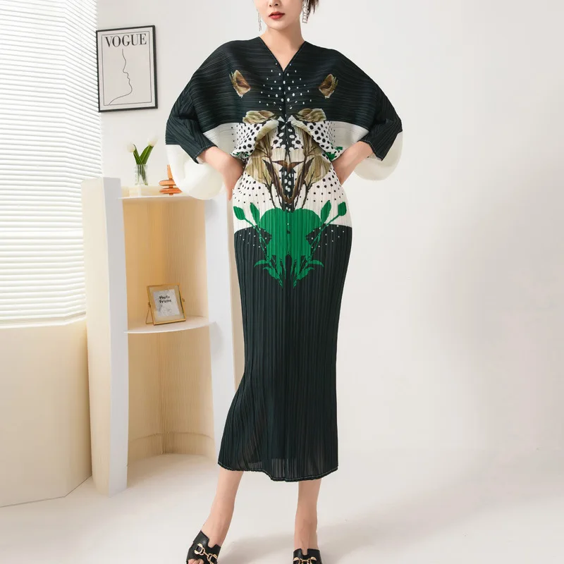 

Высококачественное плиссированное платье Miyake большого размера с принтом, новинка 2022, весенне-осеннее платье с рукавами «летучая мышь» и v-о...
