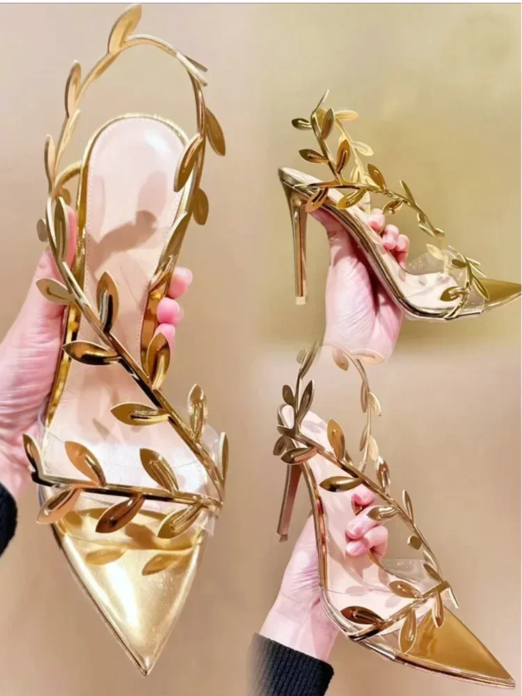 Роскошные женские летние пикантные босоножки на тонком каблуке из лакированной