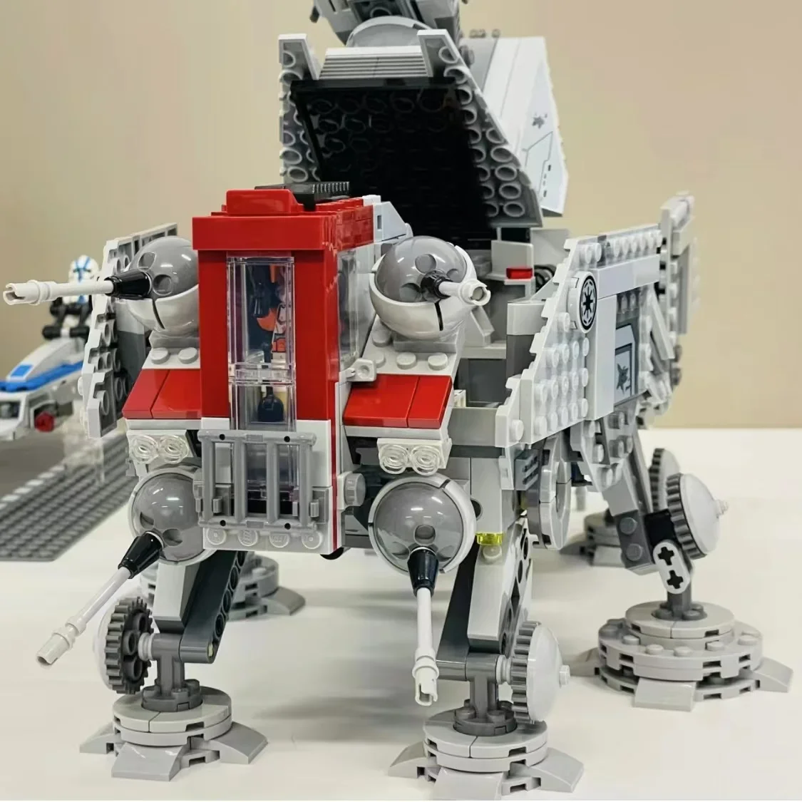 Совместимые строительные блоки с мультяшным роботом At-te для детей сувениры