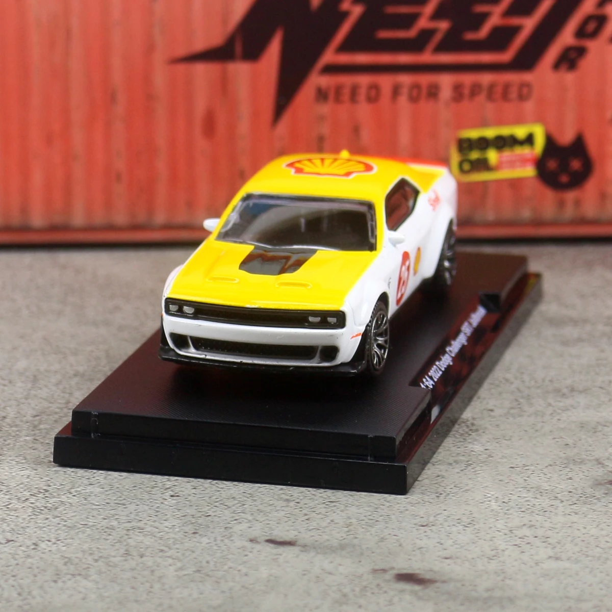 Фото Модель автомобиля Dodge Challenger SRT Hellcat CCA 1/64 из литого металла с демонстрационным боксом, свободно вращающимися колесами, коллекционная миниатюра, подарок для ребенка №3