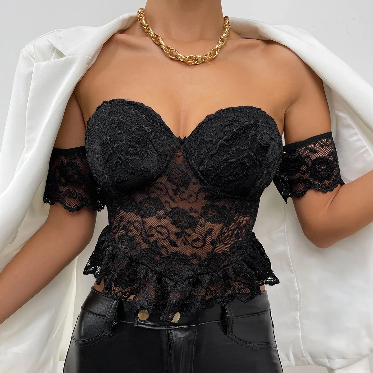 

Женские майки с открытыми плечами, кружевные прозрачные однотонные облегающие летние топы с вырезами, женская уличная одежда, черный цвет, S...