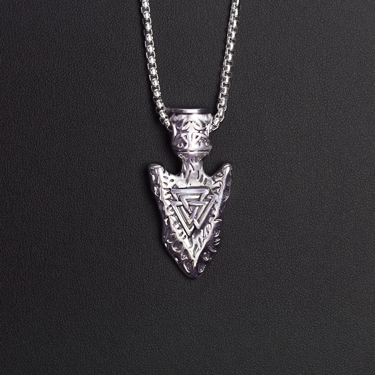 Серебряный Цвет Ретро Индивидуальность черный треугольник наконечник стрелы