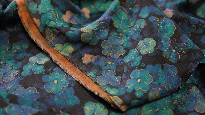 Новинка шелковая рубашка-Ципао с очаровательными облаками из Красной пряжи