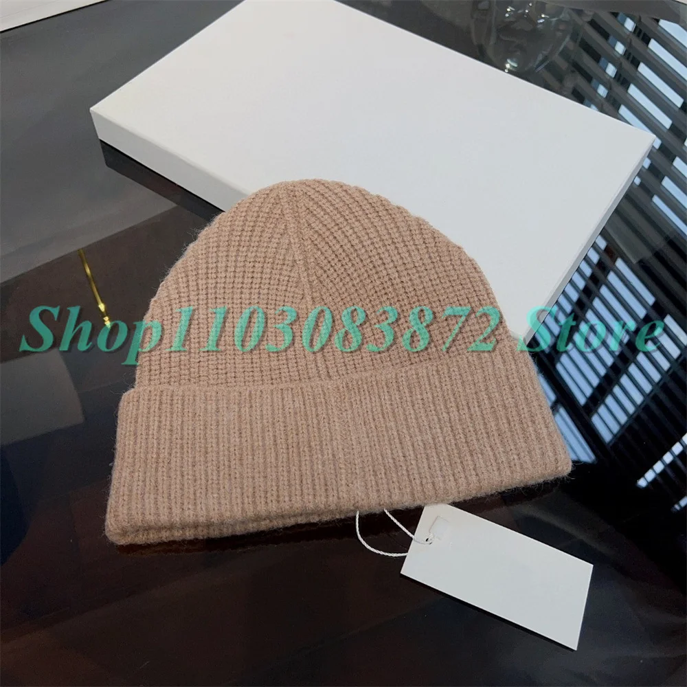 Рисунок 3 - Зимняя женская шапка 492178