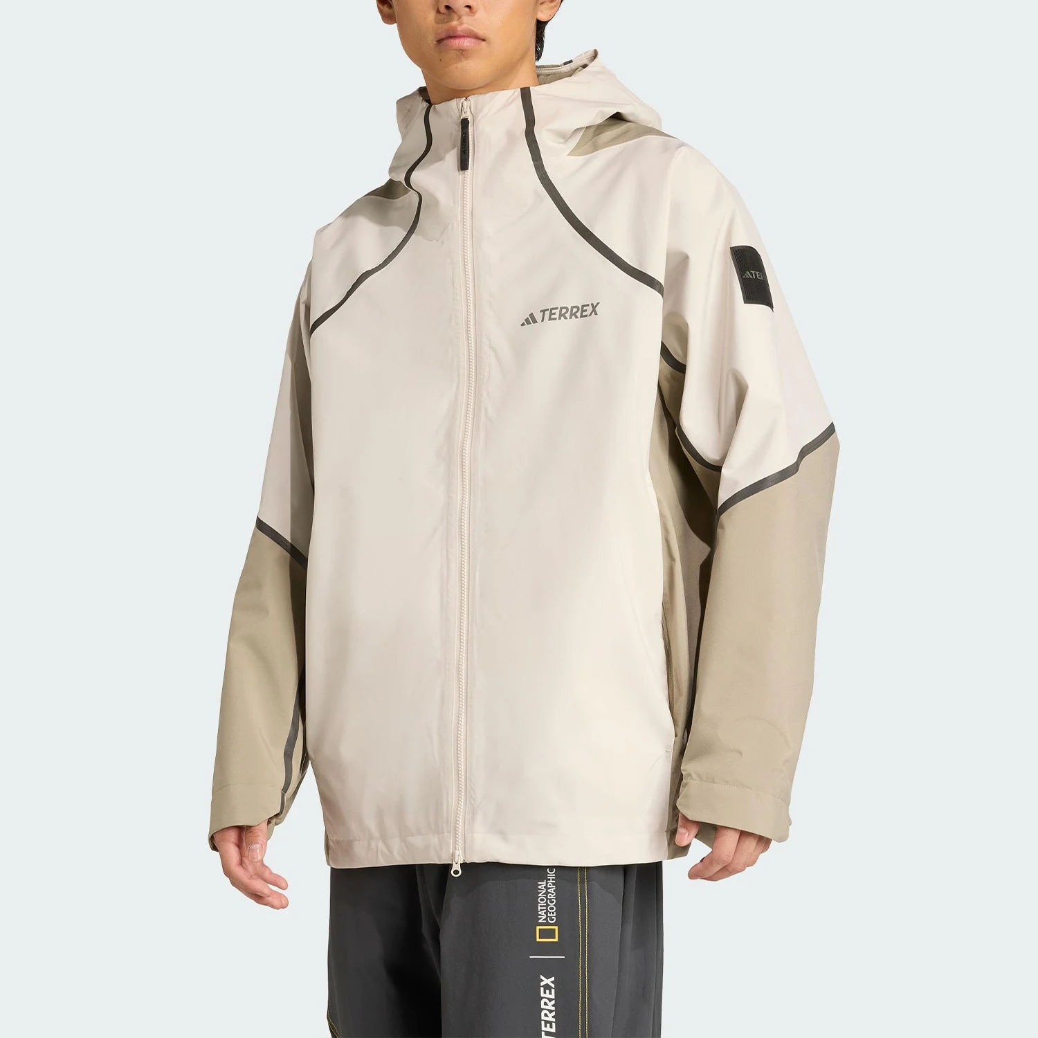 Фото Оригинальная мужская куртка Adidas NG CP HD JKT с завязками на талии для активного отдыха KC2342 №1