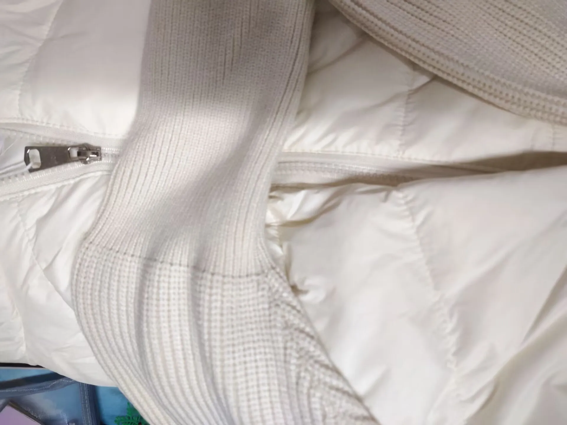 Женский пуховик с капюшоном зимняя трикотажная куртка длинным рукавом и молнией