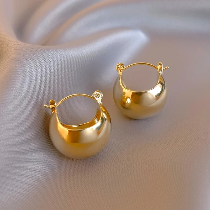 

New 2022 European American Simple Metal Round Earrings for Woman Neo Gothic Girls' Fashion Earrings Sexy Accessories