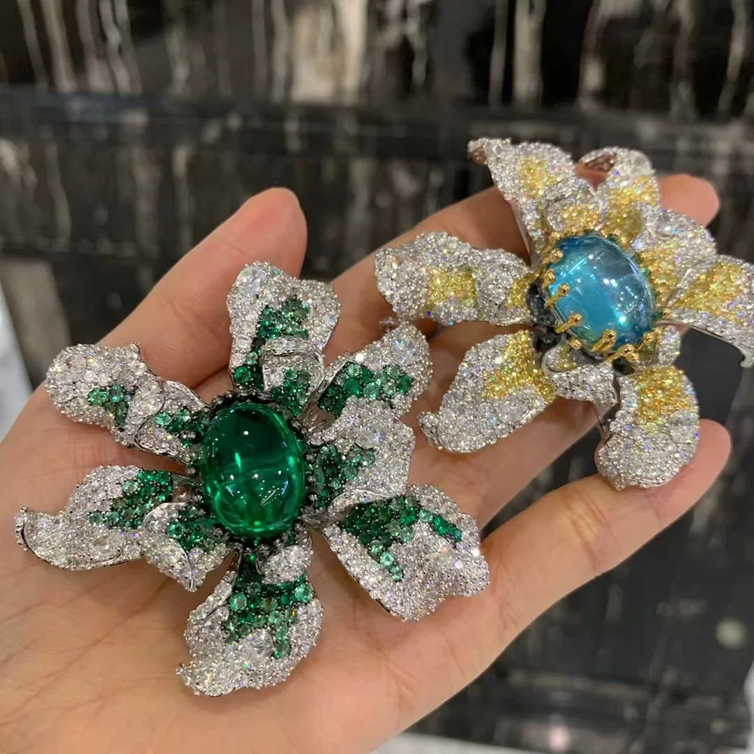 Женское ювелирное изделие из серебра 925 пробы с фианитами Диаметром 6 5*7 см