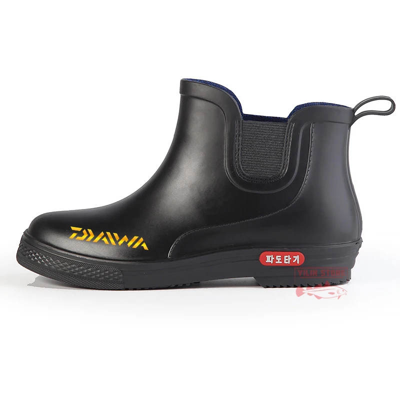 

Daiwa Men Fishing Shoes Waterproof Short Barrel Rain Boots Camouflage Outdoor Non-slip Wear-resistant Fishing Casual Water Shoe