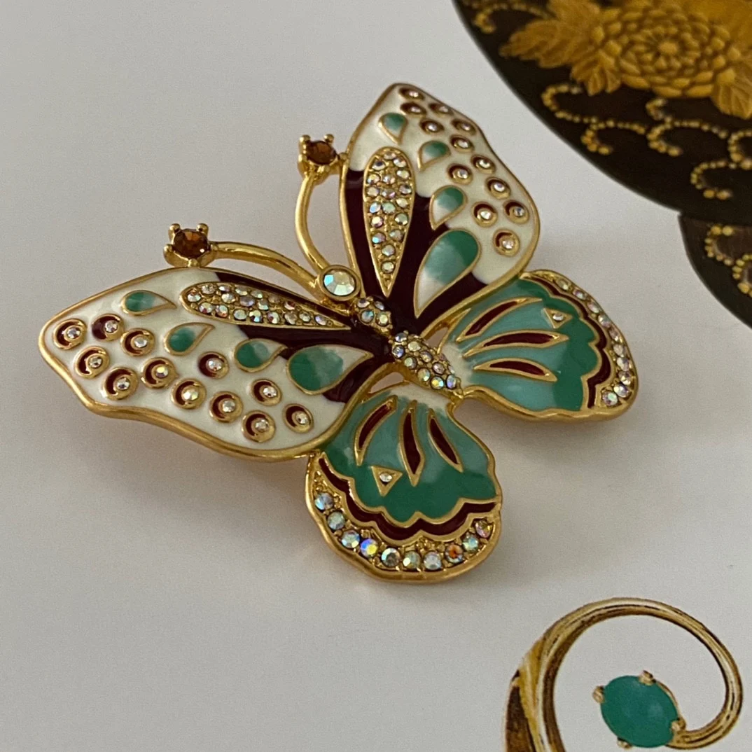 

New Exaggerated Colorful Oil Dropping Butterfly Versatile Large Breast Pin for Women