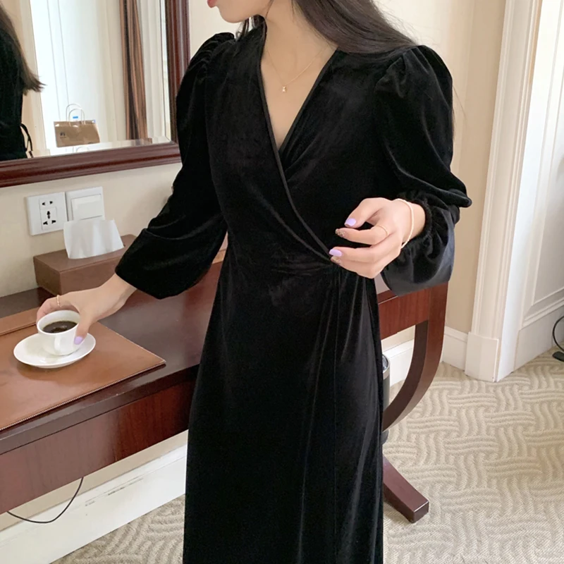 

Vestidos Mujer Sexy Vintage Autumn Bottom Cross V Neck Puff Long Sleeve Black Velvet Dress Women Lace Up Waist Maxi Wild