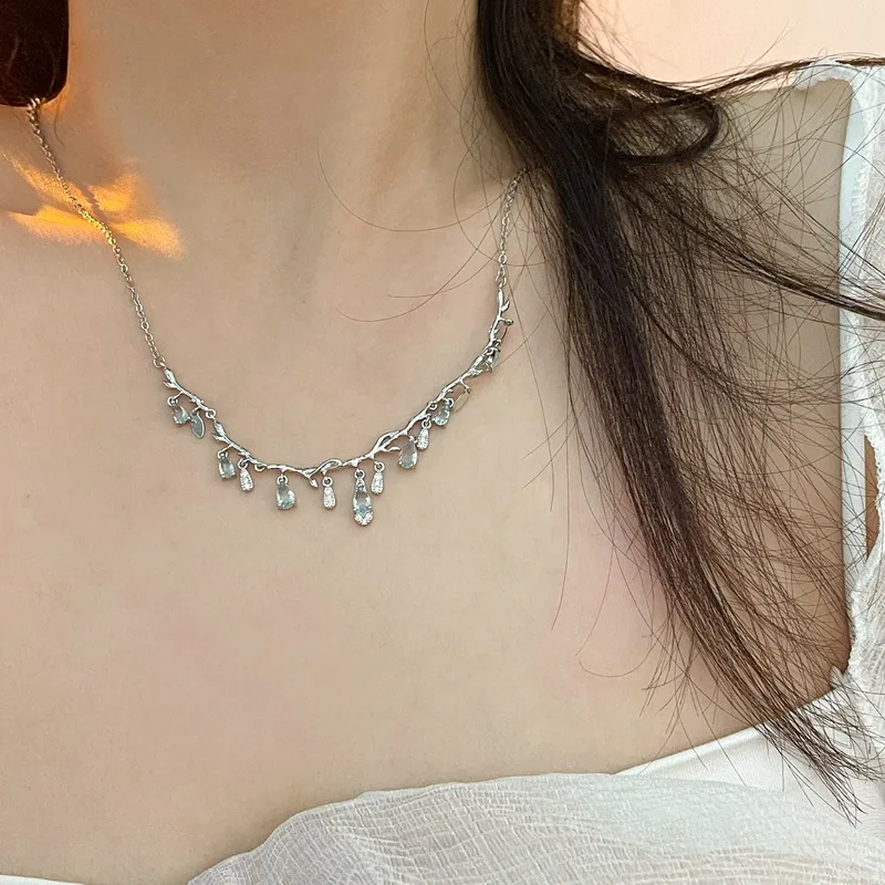 

Blue Zircon Crystal Water Drop Pendant Tassel Necklace for Women Elegant Collarbone Chain Jewelry