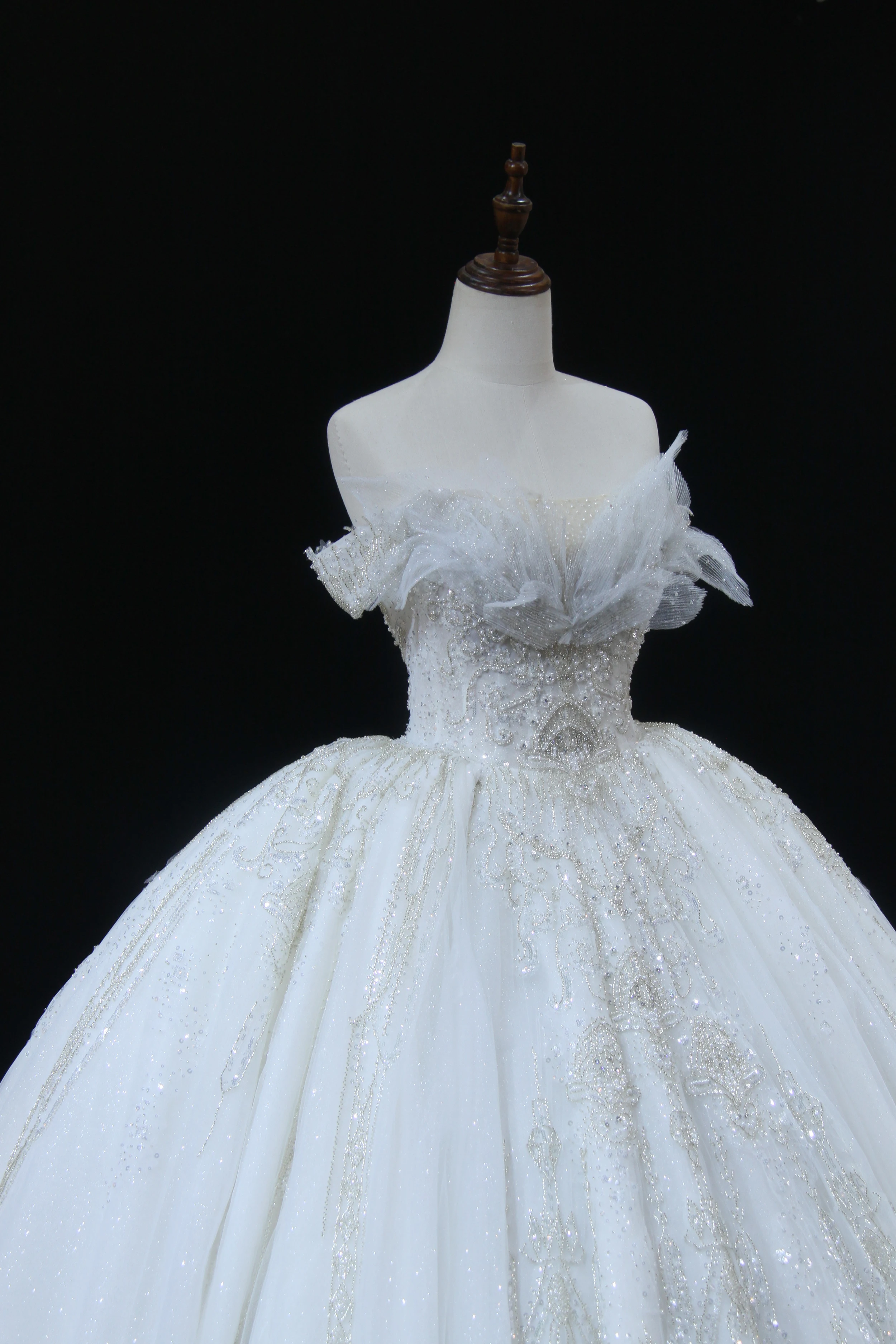 Рисунок 5 - Новейшее изящное свадебное платье