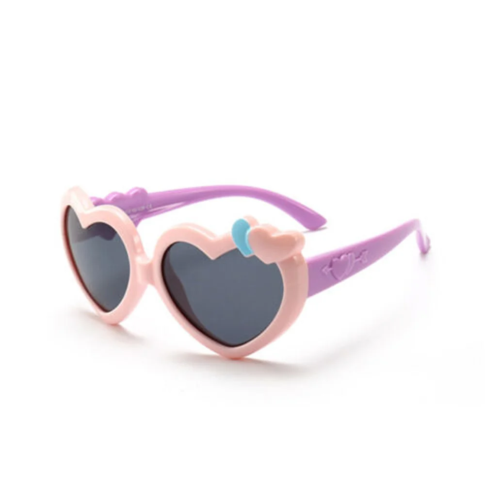 

Солнцезащитные очки детские с сердечками UV400 A8295, поляризационные гибкие безопасные, с силиконовым покрытием, модные затемненные очки для м...