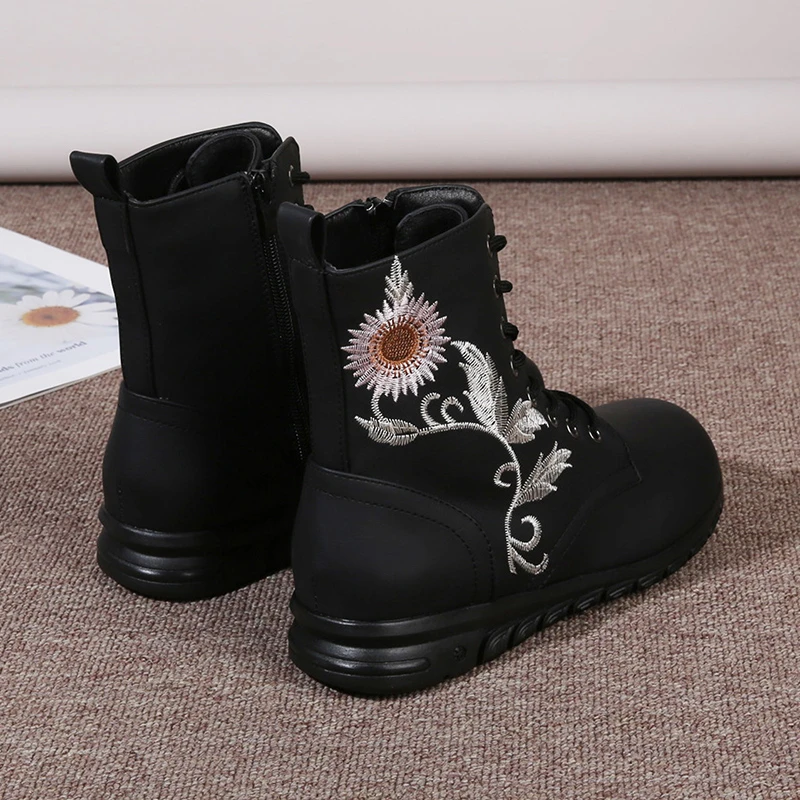 Women Short Leather Boots Ankle Flat Shoes Sneakers Cowboy Chelsea Combat Western Pink White Designer New Rock Vintage Moccasin