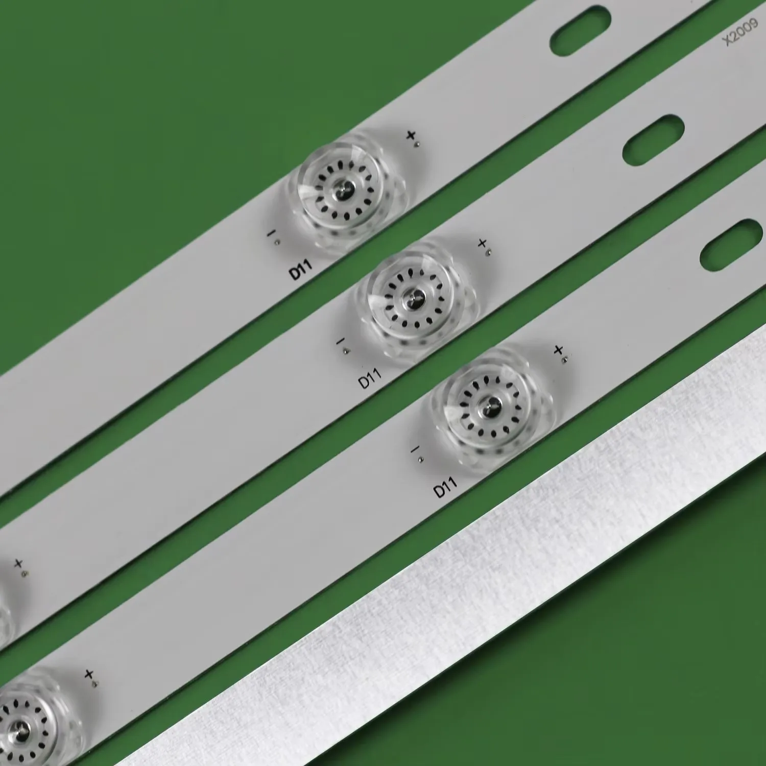 Лента светодиодной подсветки 12LED для Hisense SVH500AA7 CRH-BX50S1U 923030 T04128AT Т 041288 V 50R6E 50H6E H50A6120