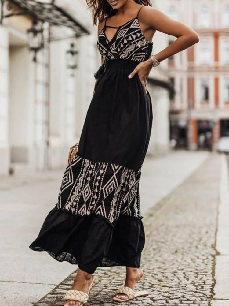 

Summer V-Neck Hollow Out Sling Party Dress Lady Elegant Embroidered Slim Long Dress Fashion High Waist Tassel A-Line Beach Dress