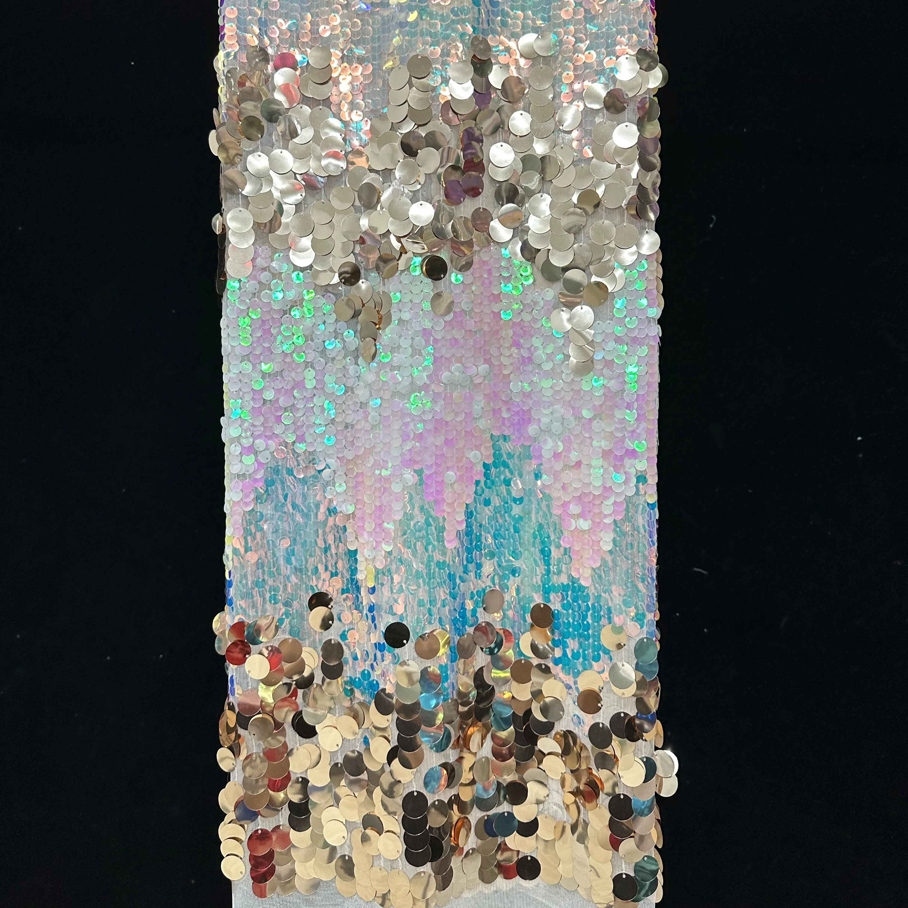 Материалы из ткани с блестками для фона и платья